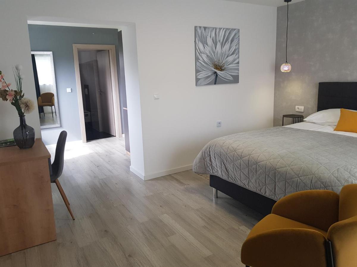Rooms Vanteo Korenica Extérieur photo